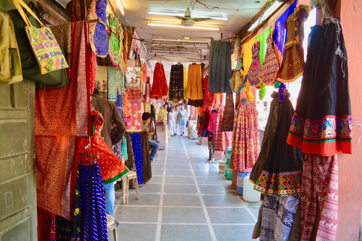 jaipur handicraft stall in market