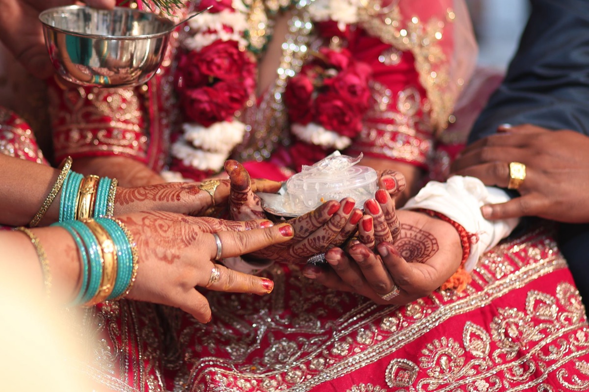 インドの伝統的な結婚式：文化的な瞬間