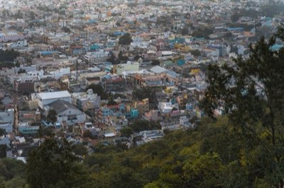 Ongelijkheid en zorg: De kloof in India's gezondheidsbeleid